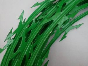 kawat-duri-silet-CBT65-2-300x225